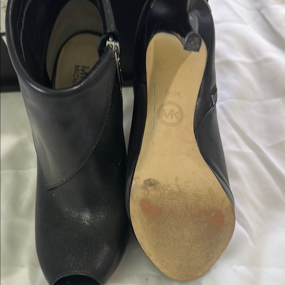 Michael‎ Kors Black Heeled Boots with Peep-Toe Design. - Picture 6 of 7